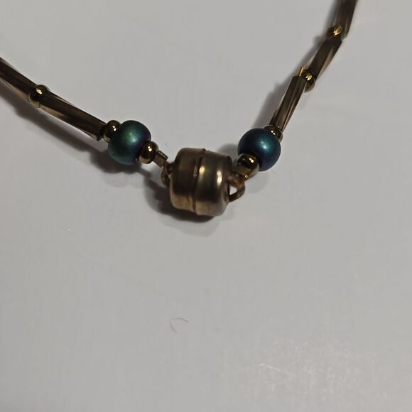 Green and Blue Beaded Necklace - Picture 3 of 5